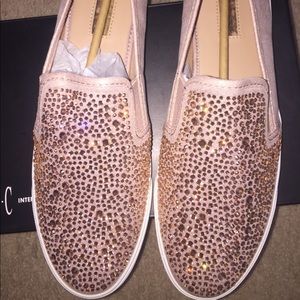 NWT Blush slip on sneakers